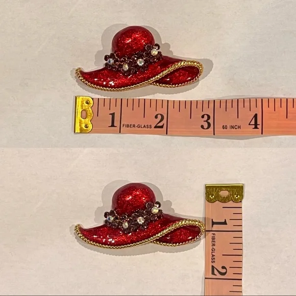 TWO RED AND GOLD HAT SHAPED PIN/BROOCH - Picture 7 of 8
